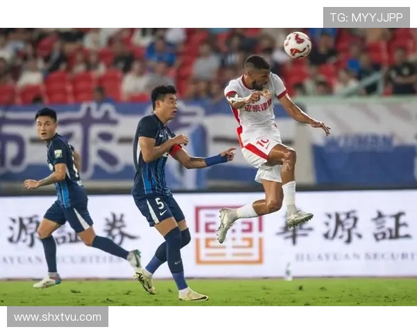 中国足球新战术崛起,年轻球员成核心力量,期待世界杯预选赛再创佳绩 中国足球新战术崛起,年轻球员成核心力量,期待世界杯预选赛再创佳绩