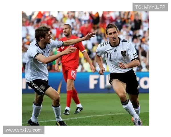 米罗斯拉夫·克洛泽：足球历史上的射手传奇与德国队的灵魂人物