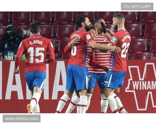 深圳足球队以97分领跑奥运会积分榜展现强劲实力与团队合作精神