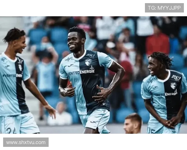 卡昂与昂热的激烈对决揭示法甲新赛季的竞争格局与球队实力分析